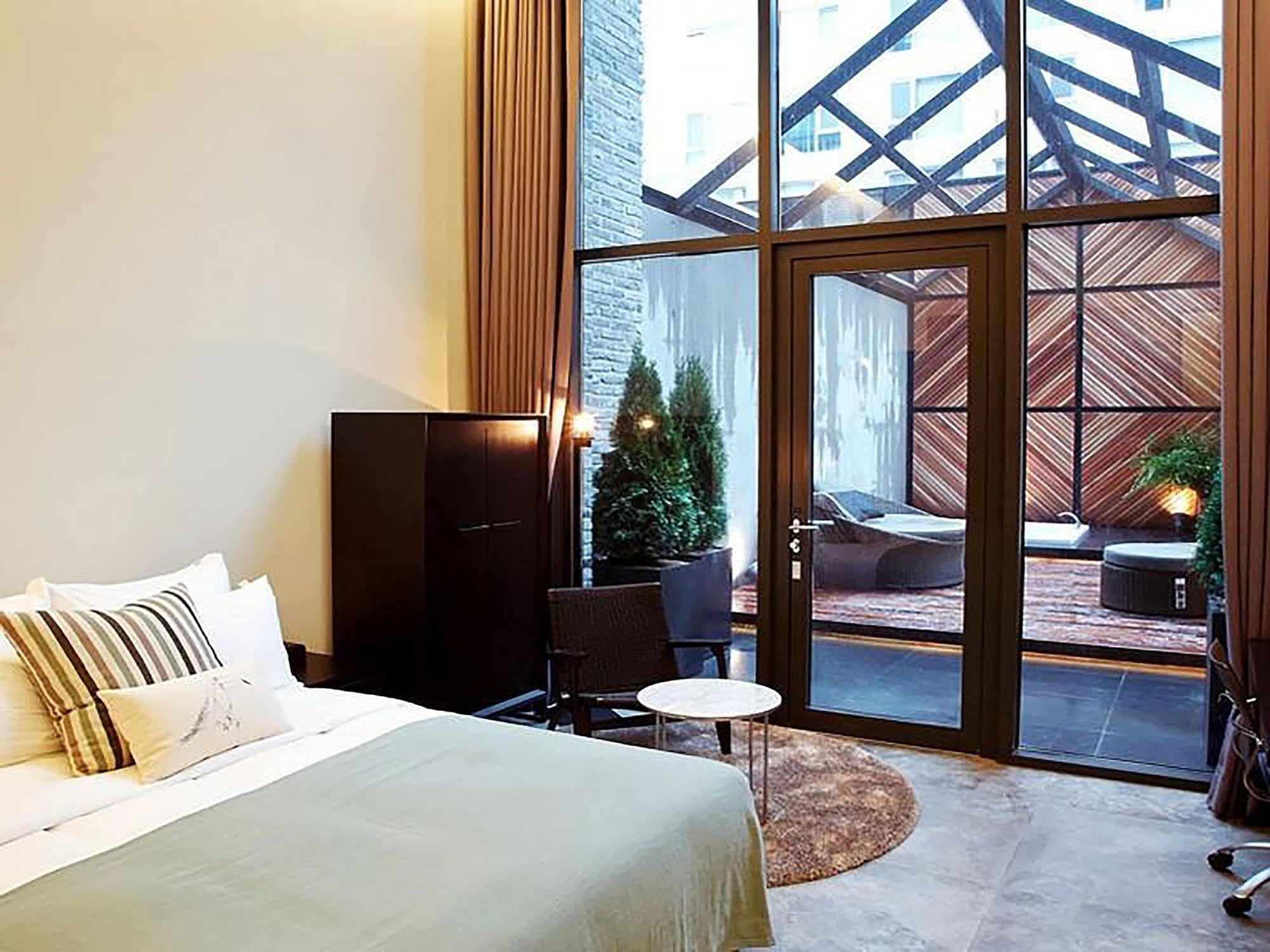 Js The Classic Hotel Osan Exterior photo